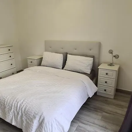 Вилла Large - Private Pool - 6 Bedrooms Албуфейра