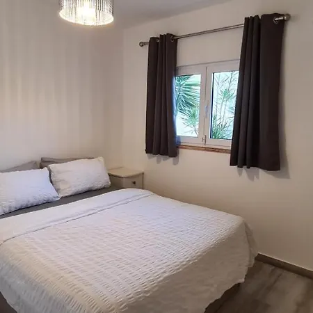 Large - Private Pool - 6 Bedrooms Албуфейра