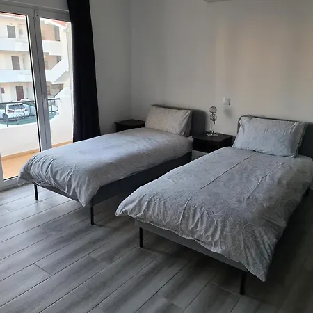 Вилла Large - Private Pool - 6 Bedrooms Албуфейра