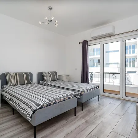 Large - Private Pool - 6 Bedrooms 빌라