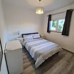 Large - Private Pool - 6 Bedrooms *