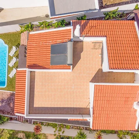 Large - Private Pool - 6 Bedrooms *