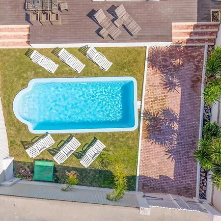 Villa Large - Private Pool - 6 Bedrooms *