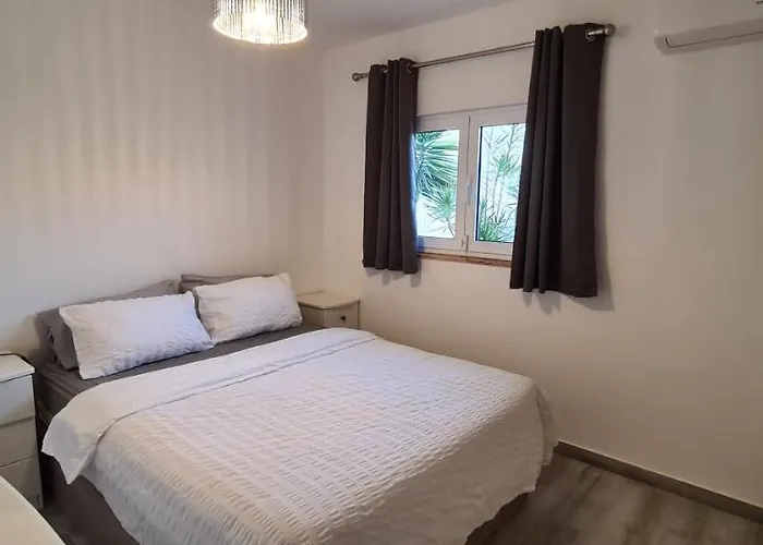 Large - Private Pool - 6 Bedrooms 阿尔布费拉